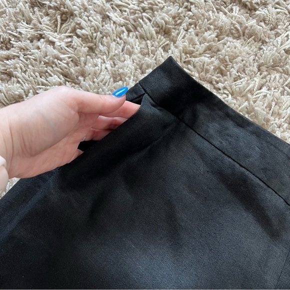 Ralph Lauren Black Label - Straight Leg Linen Black Pants w/ Button Detail - Picture 10 of 15